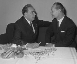 Leonid Brezhnev & Alexander Dubček (1968)