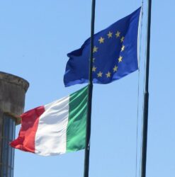 2 евро, Италия (30 лет флагу Европейского союза)