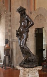 Бронзовая статуя «Давид» (ок.1440 г. Национальный музей Барджелло, Флоренция)