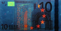 10 евро, лицевая сторона в ультрафиолетом свете